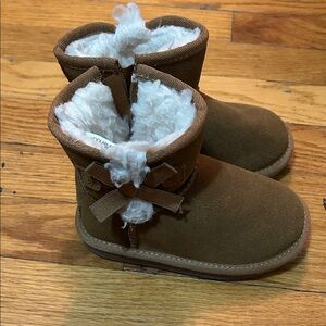 Kookaburra by UGG Brown Faux Fur Lined Boots with Bow